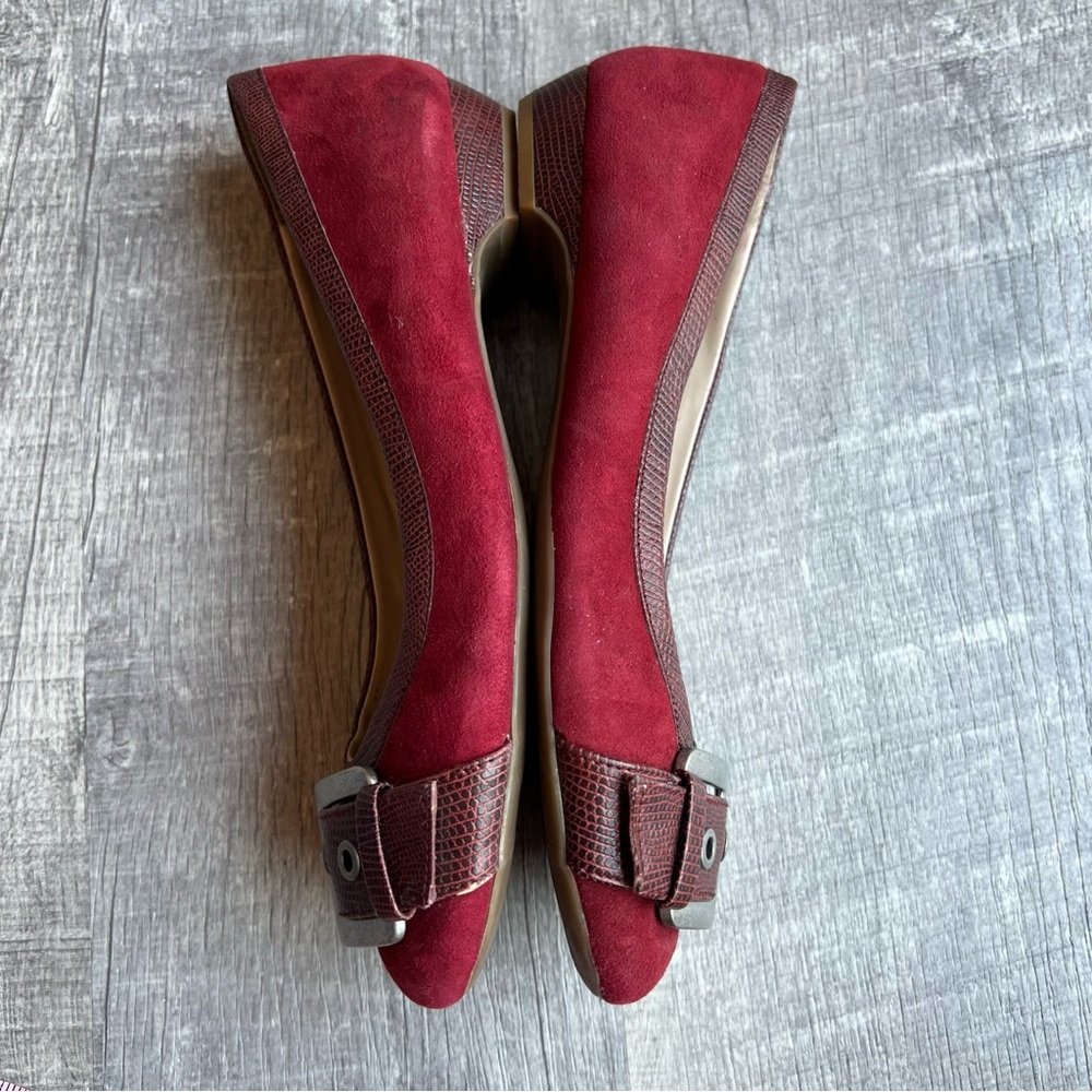 Franco Sarto Women’s Flats Burgundy Size 6 Buckle Detail - Picture 4 of 9